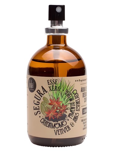 Cardamomo, Pimenta Negra, Vetiver e Anis Estrelado