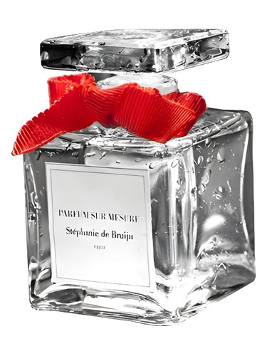 Le Pret-a-Parfumer Yin: Floral, Woodsy and Citrus